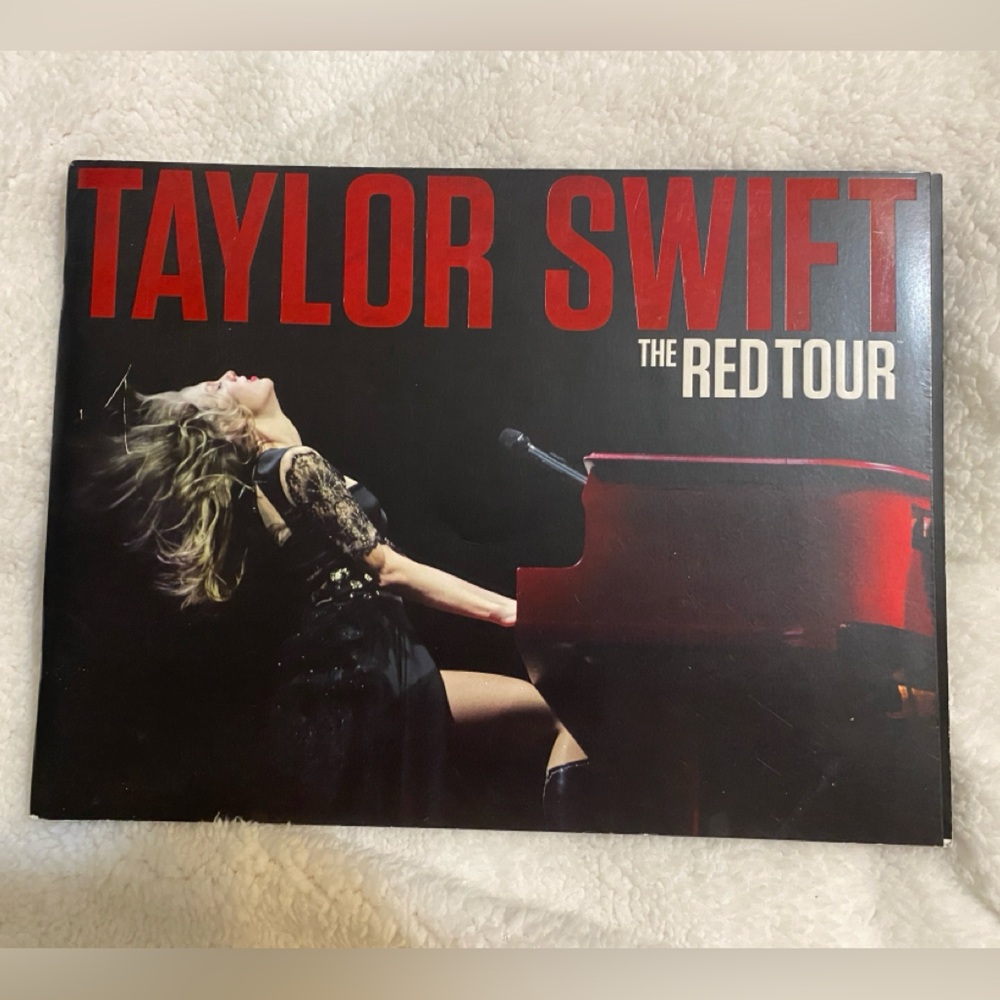 Taylor Swift official Red Tour book